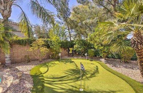 Family Gem in Phoenix with Saltwater Pool and Theater - Foto 41