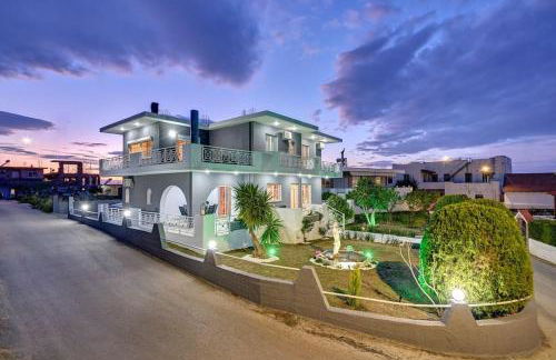 Chrysanthi Luxury Villa In Salakos, with Pool & Jacuzzi, Near Beach - Foto 1