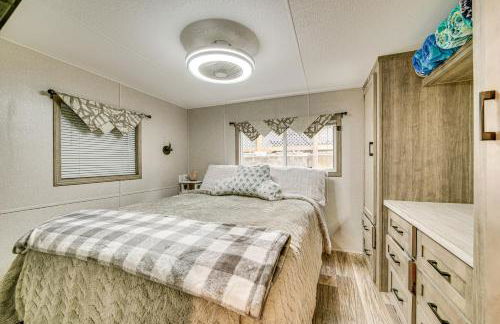 Walk to Lake Beaches Cabin with Patio in Belmont! - Foto 13