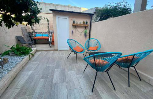 Blue House - Photo 25