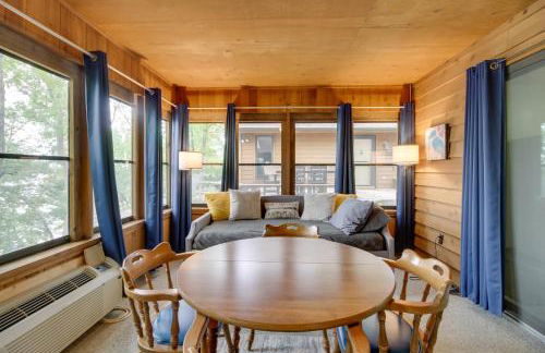 Sandy Beach Family Getaway with Fire Pit and Deck! - Foto 26