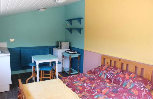 Poplar Lodge, Dee Valley Stays - cosy microlodge with detached private shower & WC - Photo 13