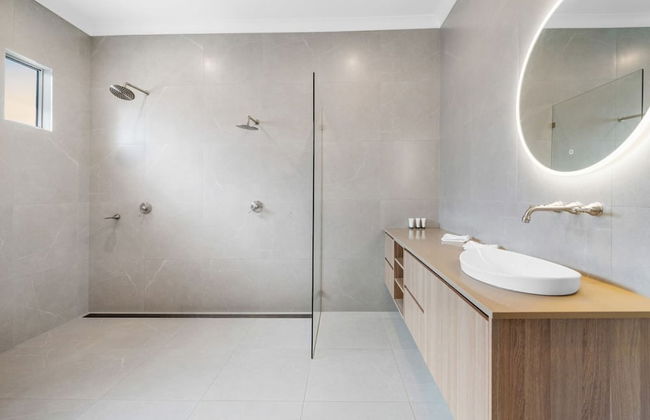 Majestic Manor Stylish Super Home Pool BBQ - Foto 8