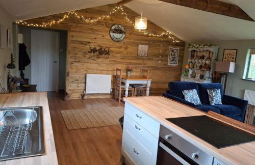 The Potting Shed And The Garden Shed Self Catering - Photo 3