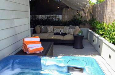 Charming Mid-Century Craftsman, Hot Tub with Serene Yard - Foto 16