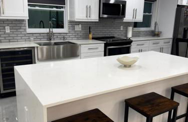 The Palm Stay Near SWF Airport laundry - Foto 26