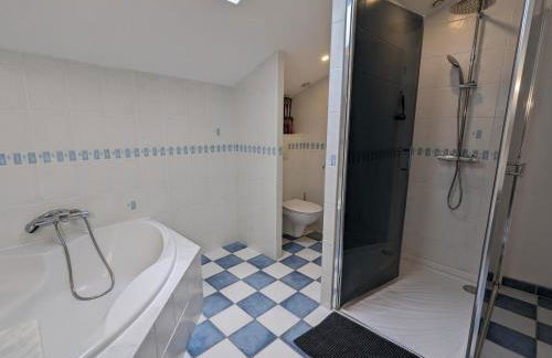 Maison avec Piscine Privative, Jardin, Billard et Proche des Plus Beaux Villages de France - FR-1-653-243 - Foto 5