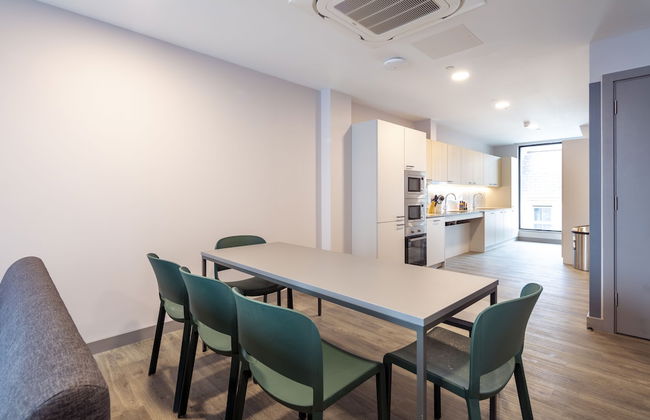 Coleman Court Summer Apartments - Photo 7