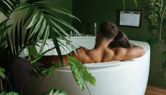 La Suite Chammarzt - Insolite - Escapade à deux -JungleRoom - baignoire balnéo privative - centre historique - Foto 3