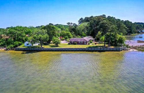 Bayfront Retreat with Game Room and Outdoor Pool! - Foto 2