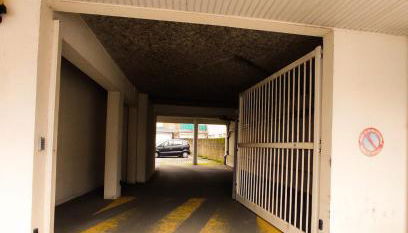 T3 au centre ville avec balcon, parking gratuit - Photo 4