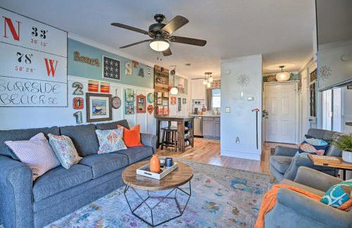 Eclectic Condo with Balcony 1 Block to Beach! - Foto 6