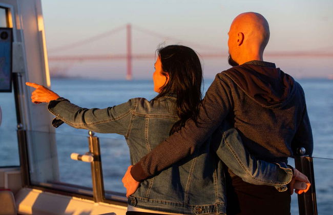 Passeio de barco ao entardecer por Lisboa - Foto 4