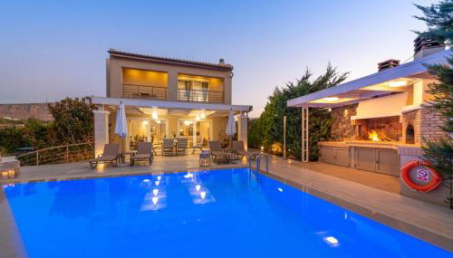 Villa Penelope with Private Heated Pool - Photo 1
