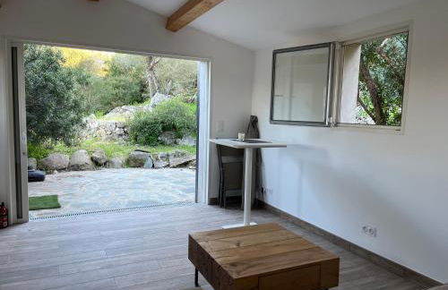 La campagne au bord de la mer - Foto 2