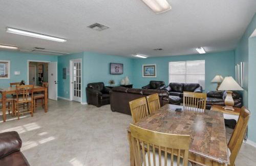LOVE AT FIRST SIGHT! NEW Disney Home, Sleeps 6, Pool, Patio, NO Steps, LOW Rates! - Foto 74