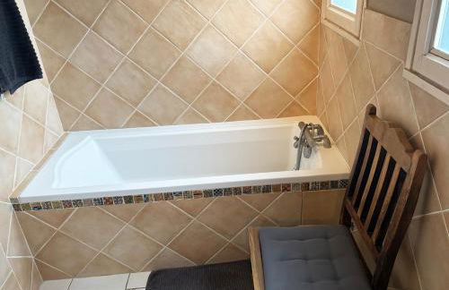 Chez Ludo - Dijon - Maison & jardin proche tramway et centre ville - Foto 15