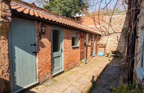 Historical Sherwood Forest Cottages - Sleeps 16 - Foto 29