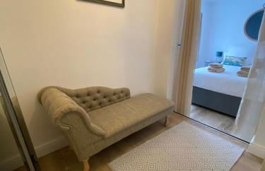 Two Sails Brixham - Spacious modern family seaside home - parking - wood-burner - dog friendly - Photo 24