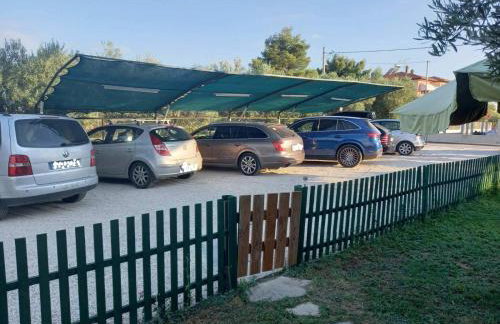 BS Village green - Photo 2