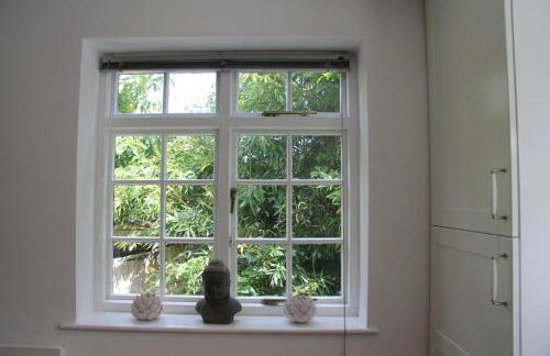 Woodlands Cozy Cottage in Gerrards Cross Sleeps 2 - Photo 33