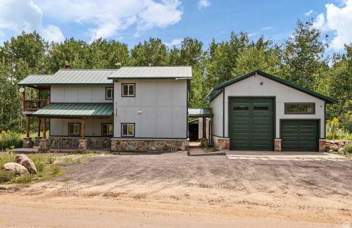 Rustic 5BR Escape with Private Hot Tub 25min to Park City - Foto 38
