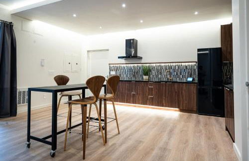 Large Modern Loft in Central Location - Photo 11