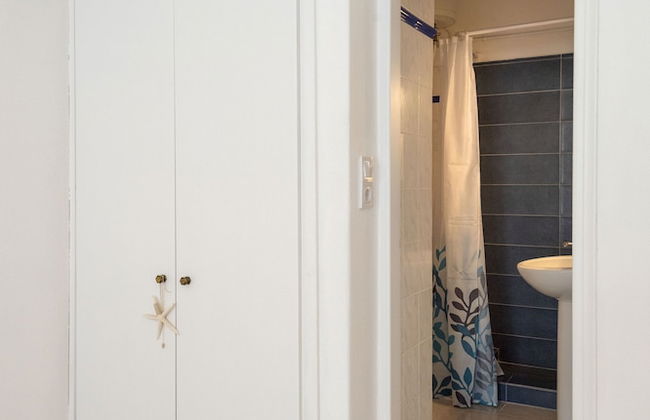 Parikia's Cute Pebble - Photo 16