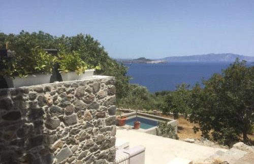 My Old Stone House in a 2 000 sqm private garden with Fab Glamping Tent - Photo 3