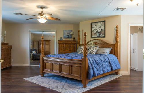 Second Story Suite with Balcony - Photo 27