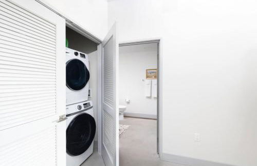 Charming Luxury Apt with Rooftop, Gym, and Parking - Foto 8