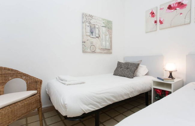 Barcelona Fira Apartments - Photo 4