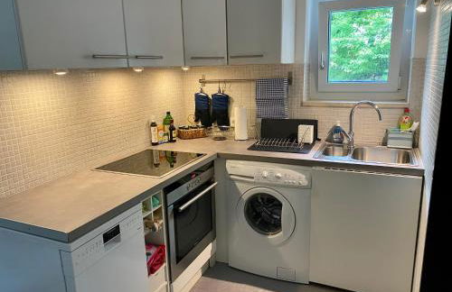 Gemütliche und voll ausgestatette 2 Zimmer Ferienwohnung am Wörthsee mit Terrasse, Grill, Schaukel, Doppelbett oder getrennte Betten fußläufig zu S-Bahn nach München und See, ideal zum Entspannen aber auch zum Arbeiten - Foto 20