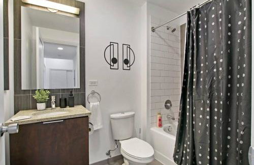 1BR Modern Apartment in Chicago - Del Prado 811 - Photo 10