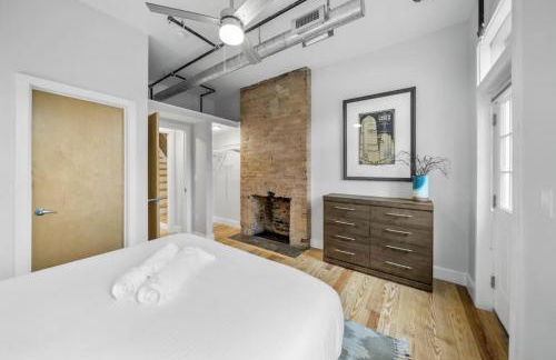 Huge Retrea w Rooftop Deck Stay At Farmers Market - Foto 32