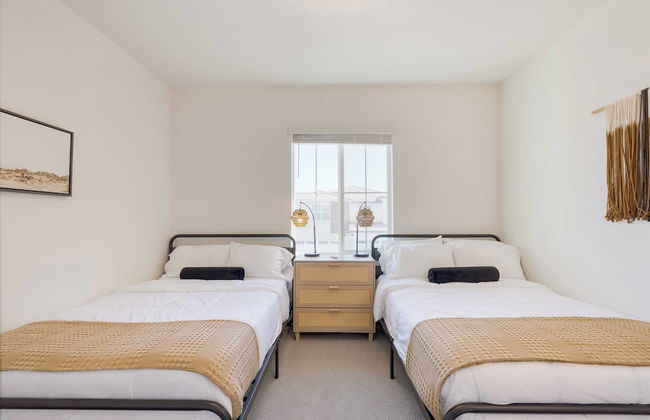 Lakefront w/ Private Pool, Great for Festival Season Lago Luxe by Avantstay - Foto 26