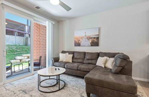 Fitness Room Pool Univ Research Park and Parking - Foto 32