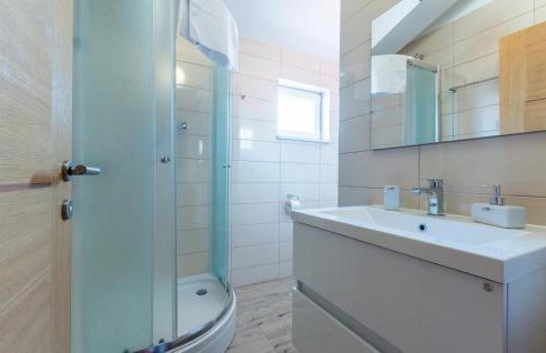 Gorgeous Home In Mravince With Sauna - Photo 48