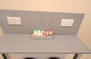 London Luxury 3 bedroom flat, 2 bathrooms, Living Room, free parking, 4 mins to station, garden - Foto 55