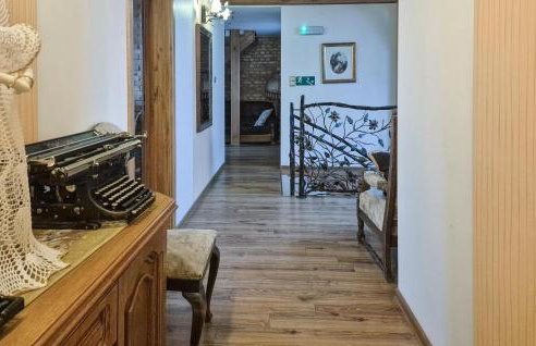 2 Bedroom Amazing Apartment In Obryta - Foto 13