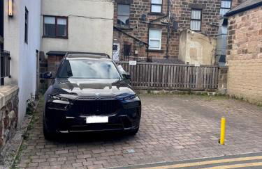 Central 2-Bed Apartment with Balcony & Parking - Foto 10