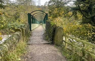 Spacious Cottage with Private Hot Tub - Foto 40