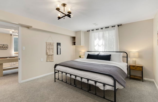 Downtown Windsor Home With Hot Tub & Pool Table - Foto 9