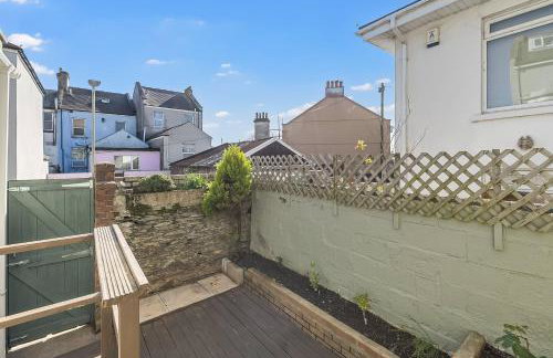 Luxury Plymouth Work & Stay House - Photo 22