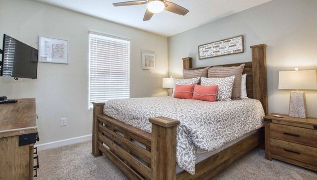 Storey Lake-6 Bedroom Pool Home - 1675STR 6 Home by RedAwning - Foto 4, Habitación