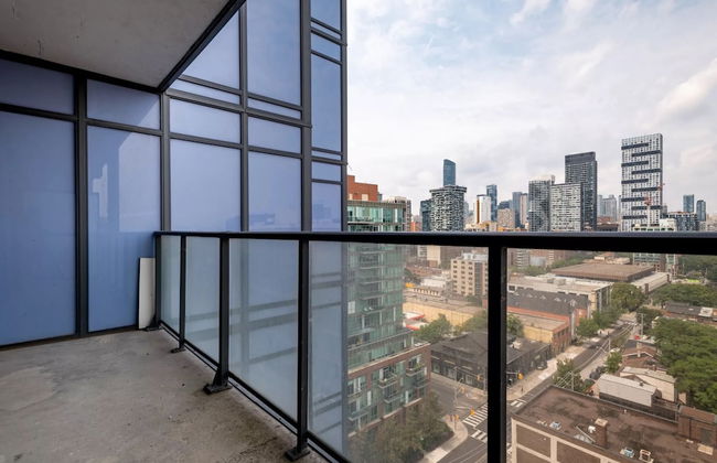 George St - Modern Suite w Balcony View - Foto 1