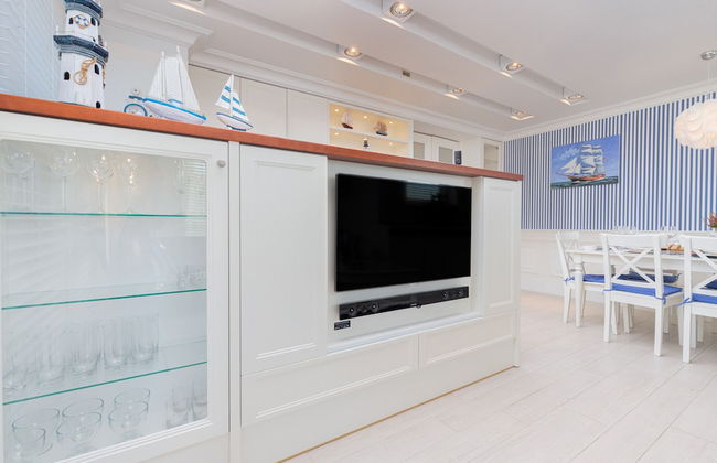 Sailor Apartment by Renters Prestige - Photo 26