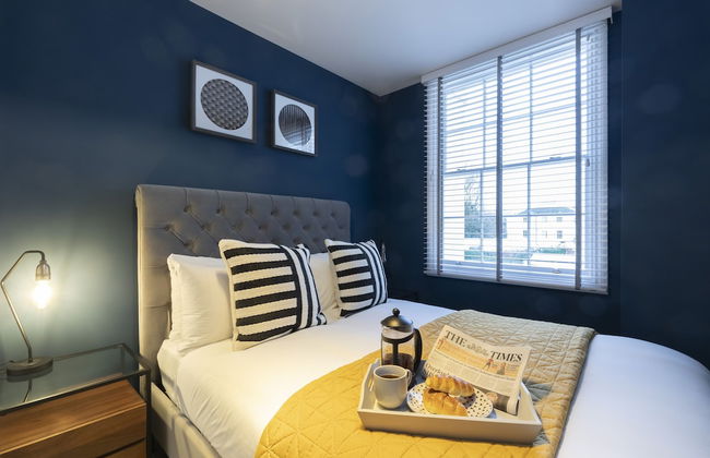 Elliot Oliver - Luxury 2 Bedroom Regency Apartment With Parking & EV Charger - Photo 5