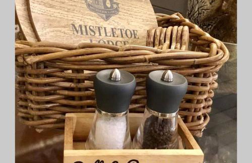 Mistletoe One Luxury Lodge with Hot Tub Windermere - Photo 16