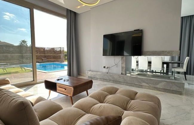 Villa with Pool-Allegria-Sheikh Zayed - Foto 11